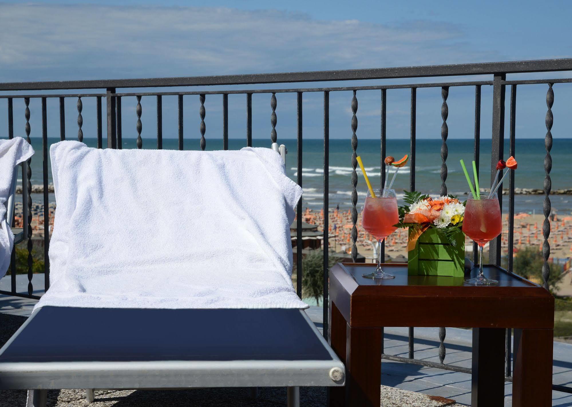 Hotel Maria Serena Rimini Exterior foto