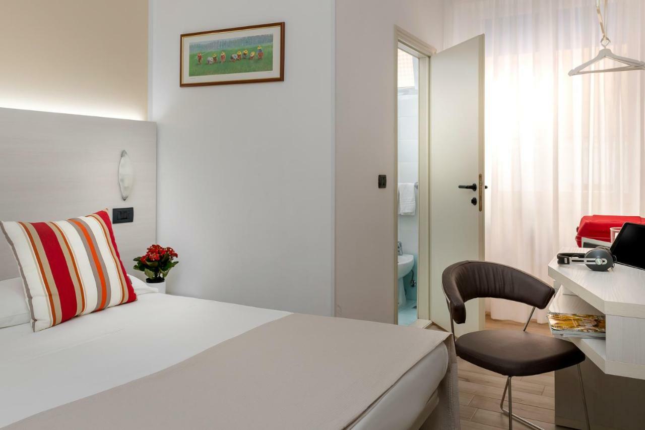 Hotel Maria Serena Rimini Exterior foto